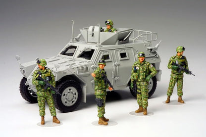 Tamiya 300035276 - 1:35 JGSDF Figure Set Humanitarian Aid (5