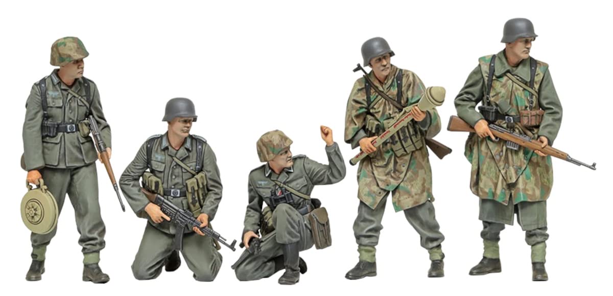 TAMIYA 35382 1:35 Fig-Set Dt. Infantry 1943-45 (5) - Model Kit, Plastic Assembly Kit, Detailed Replica, Unpainted