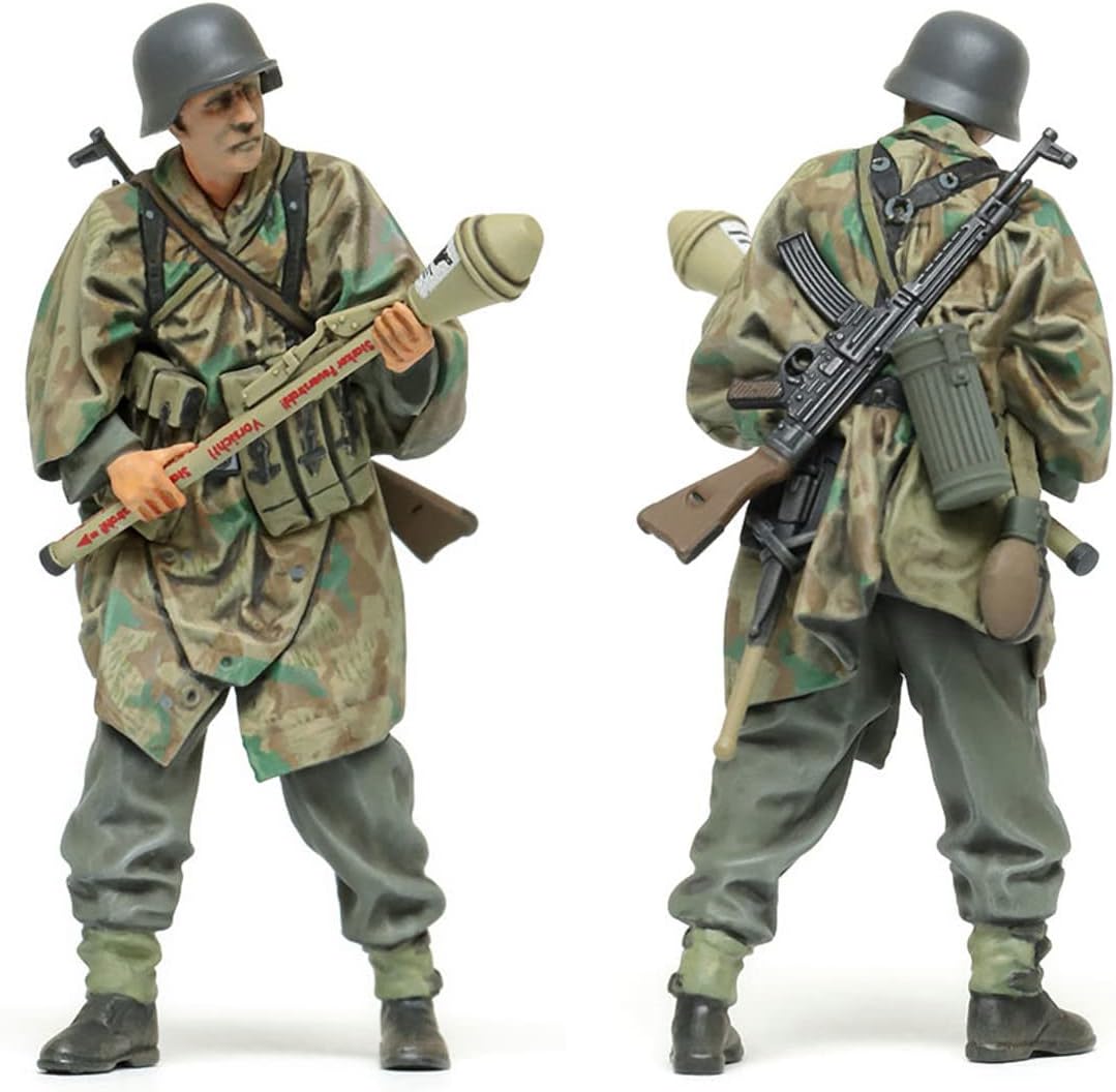 TAMIYA 35382 1:35 Fig-Set Dt. Infantry 1943-45 (5) - Model Kit, Plastic Assembly Kit, Detailed Replica, Unpainted