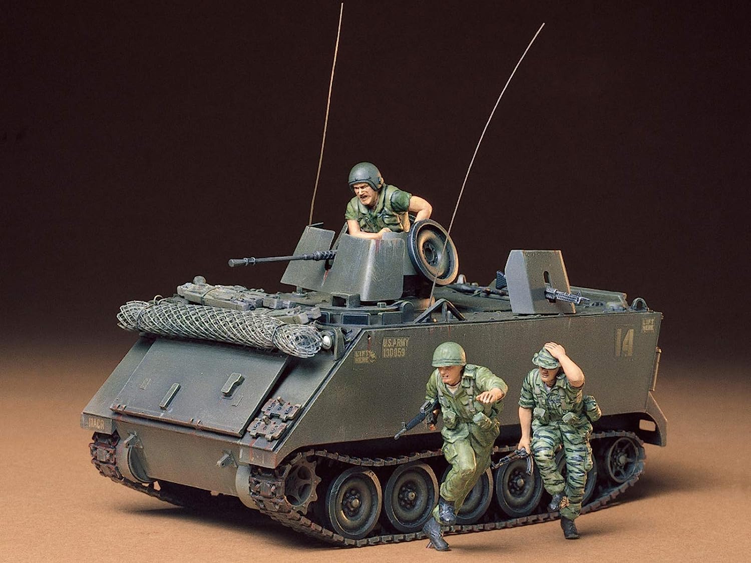 Tamiya 300035135 – 1: 35 US M113 ACAV Assault (3)