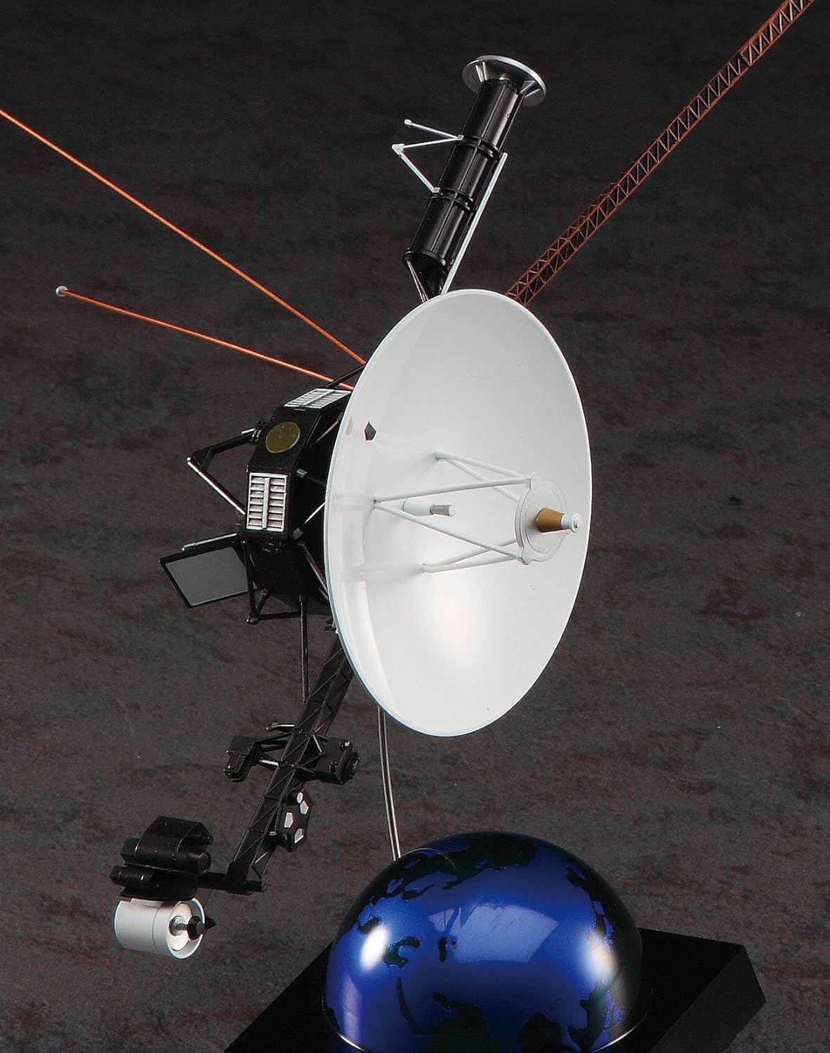 Hasegawa 1:48 Scale Voyager Unmanned Space Probe Model Kit