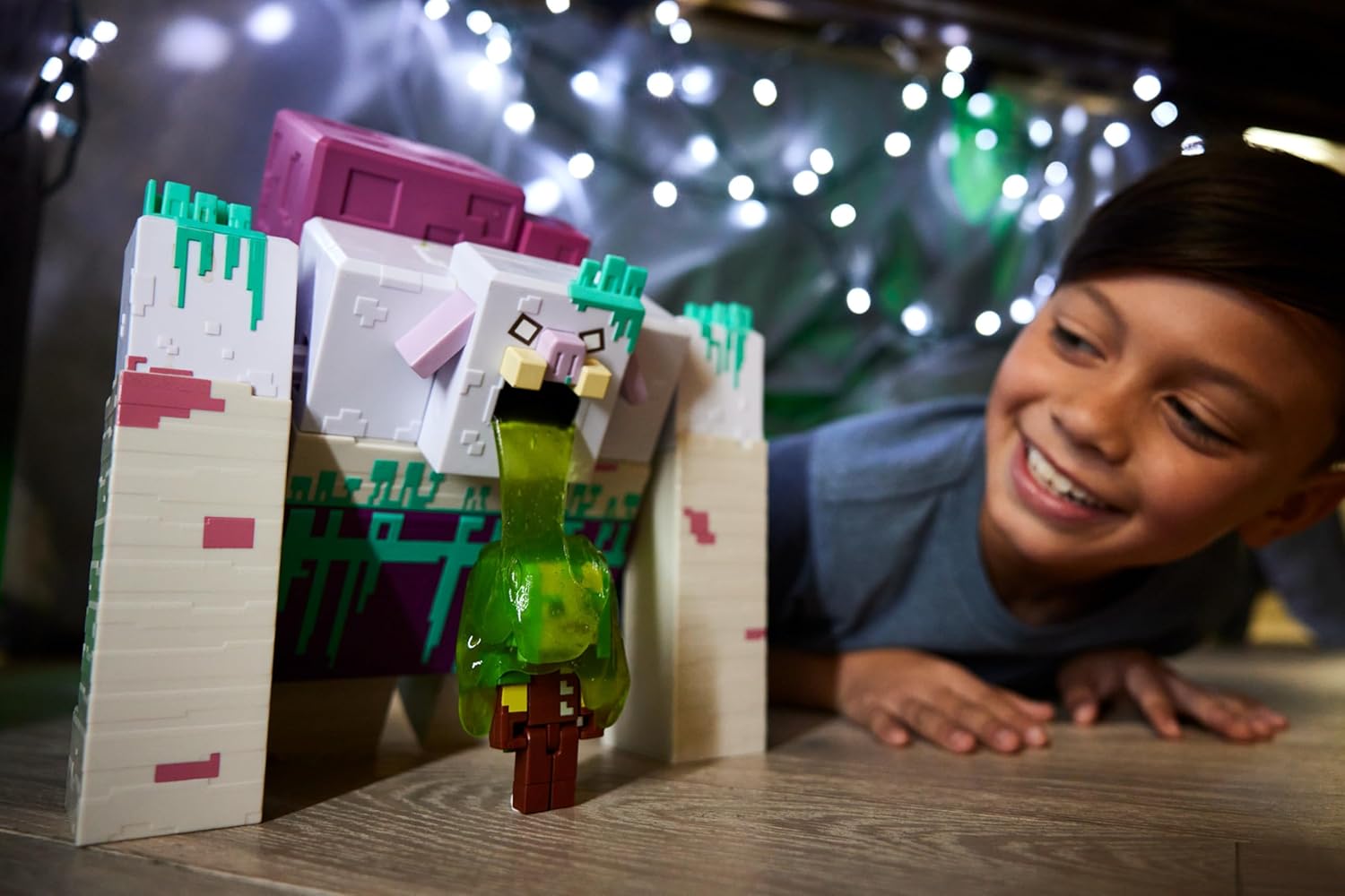 Mattel Minecraft Legends Devorador con slime Figura de acción grande con accesorios, juguete +6 años (HNC08