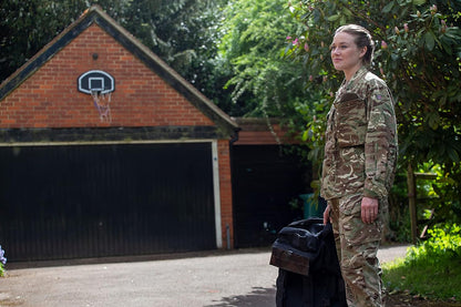 Unfamiliar - Fremde Bedrohung