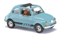 Busch 48735 H0 PKW Modell FIAT 500 mit Fahrer und Hund