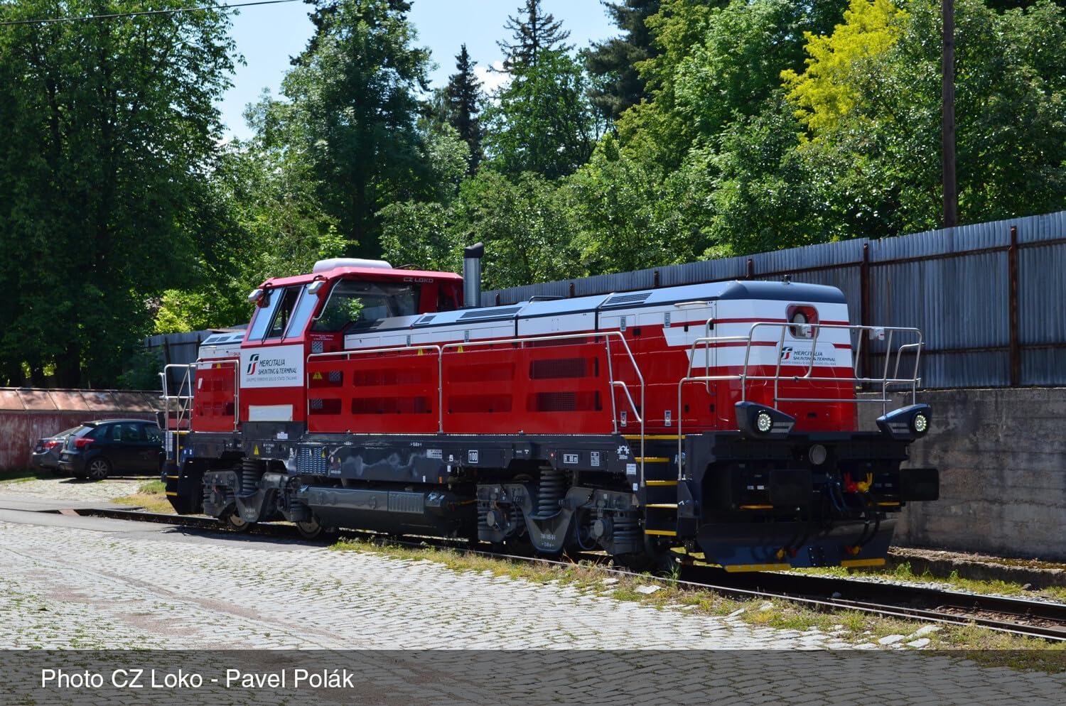 Mercitalia Shunting & Terminal, Effishunter 1000 Diesellokomotive, rot/grau lackiert mit weißen Streifen