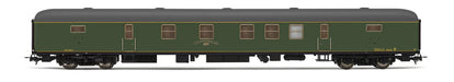 RENFE DGDC-3000 Postwagen, grün mit gelben Streifen in Original-Lackierung, Periode III