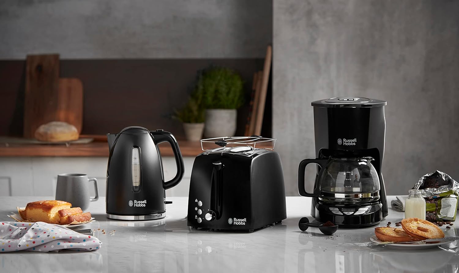Kettle Russell Hobbs 22591-70 2400 W 1,7 L Black Plastic 2400 W 1,7 L