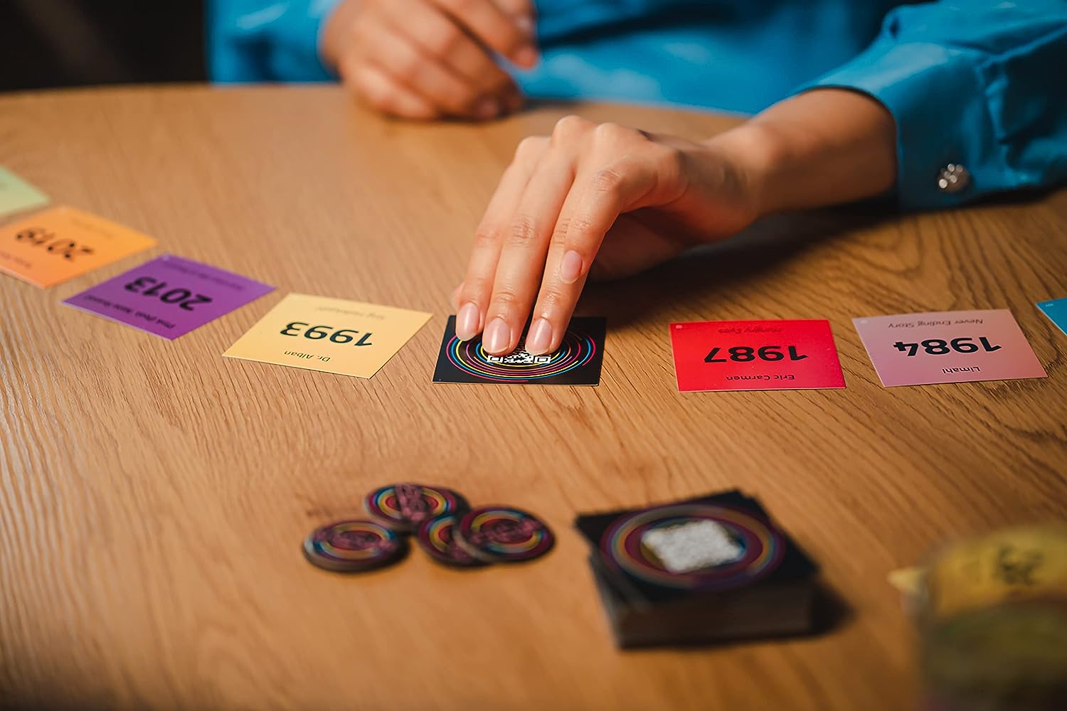 Hitster Original, Juego de Mesa Adultos y diviertido, Juego de Mesa Musical, a Partir de 16 años, de 2 a 10 Jugadores, App Gratuita, Juego de Fiesta, Español (ES
