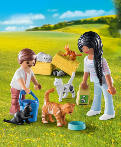 Playmobil 71309 Country Cat Family, cats and kittens, Organic Farm, Sustainable Toy, Fun Imaginative Role-Play, PlaySets for Children Ages 4+ (Pack of 4) One Size (Pack of 4)