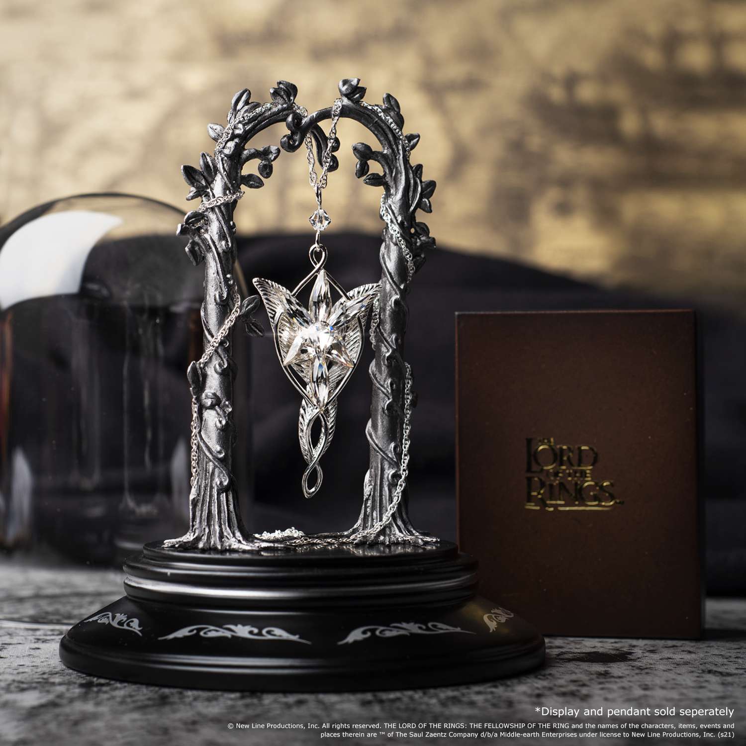 The Noble Collection The Lord of the Rings Arwen Evenstar Pendant Display - 5.5in (14cm) Pewter and Glass Dome Display - Officially Licensed Film Set Movie Props Gifts