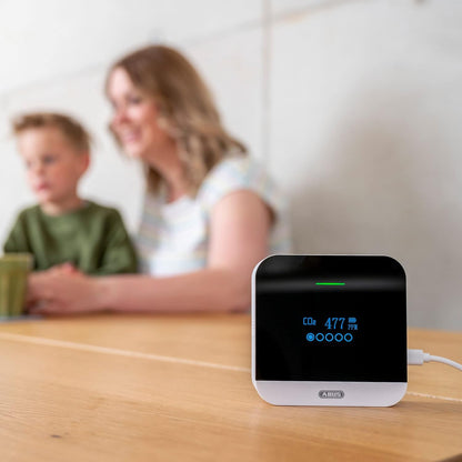 ABUS CO2-Melder - CO2WM110 AirSecure - Messgerät für Luftqualität, Luftfeuchtigkeit und Temperatur im Raum - mit Alarm und CO2-Ampel - 10-Jahres-Sensor