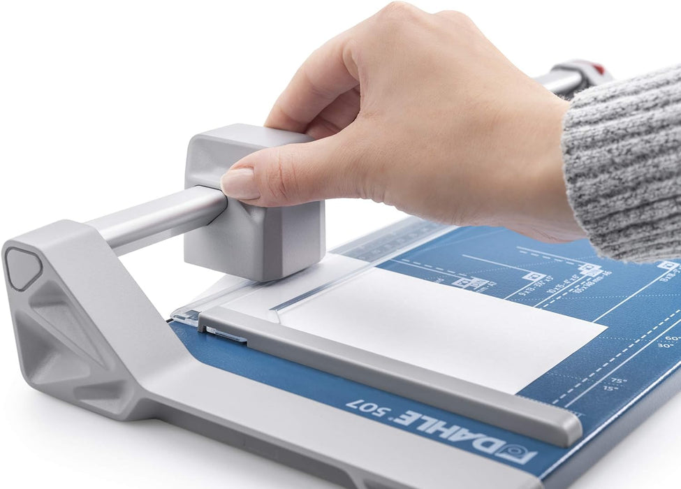 Dahle 507 Papierschneider (8 Blatt Schneidleistung, bis DIN A4) blau