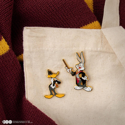 Cinereplicas - Set of 2 Pins en Métal Bugs Bunny et Daffy Duck à Poudlard ~5 cm - Licence Officielle
