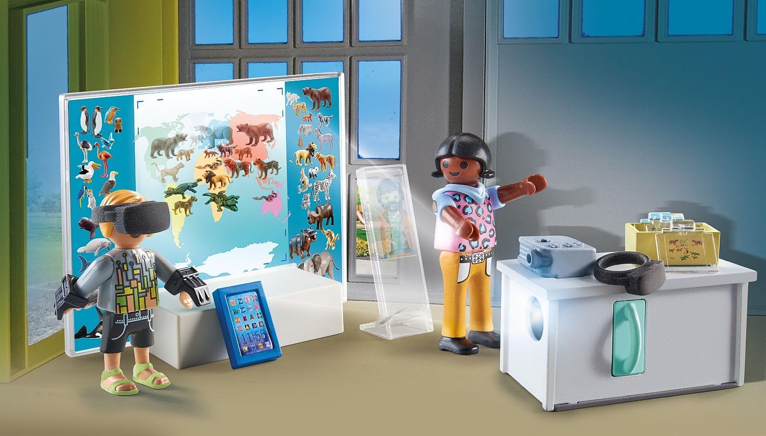 Playmobil 71330 City Life Virtual classroom, working projector, tablet and VR glasses for Fun and Creative Imaginative Role-Play, PlaySets Suitable for Children Ages 4+