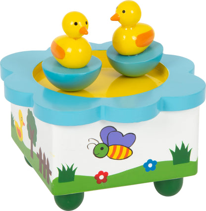 small foot 7489 musical box dancing ducks made of wood, with colorful ducks dancing to a melody, from 3 years on