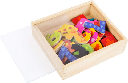 small foot Magnet Holzkiste "Educate" aus Holz, 40 Teile zum Rechnen und Zahlen lernen, für Kinder ab 3 Jahren, 10731, Grün, Gelb, Blau, Rosa, Rot