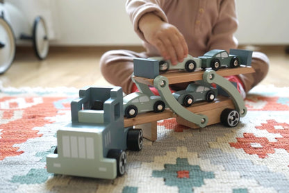 Small Foot Autotransporter Chicago aus Holz, mit beweglicher Laderampe, abnehmbarem Anhänger und 4 Autos, 11510 trucks Toys, Multicoloured