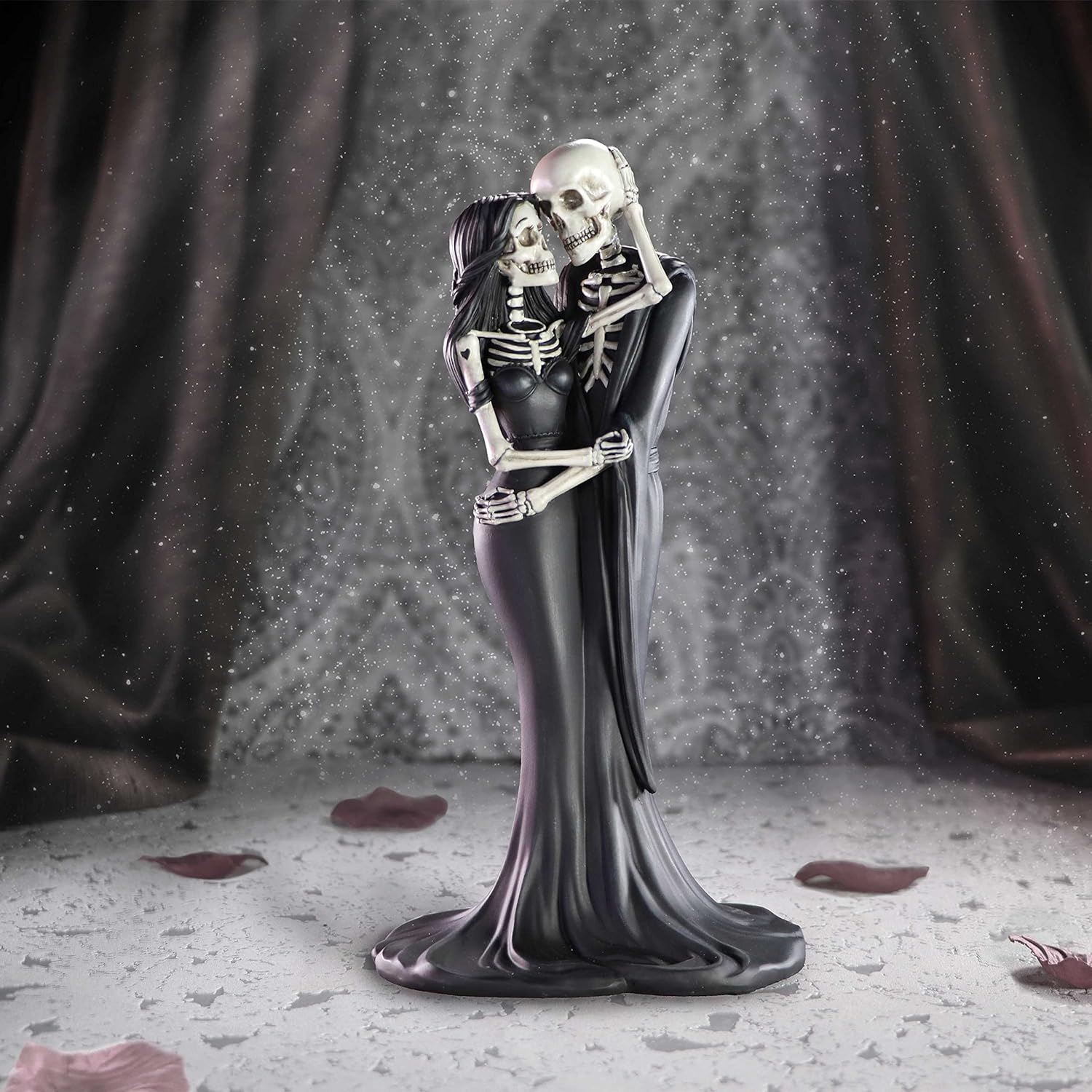 Nemesis Now Eternal Embrace 24cm, Resin, Gothic Wedding Giftware, Skeleton Hug Figurine, Cast in the Finest Resin, Hand-Painted, Black and White