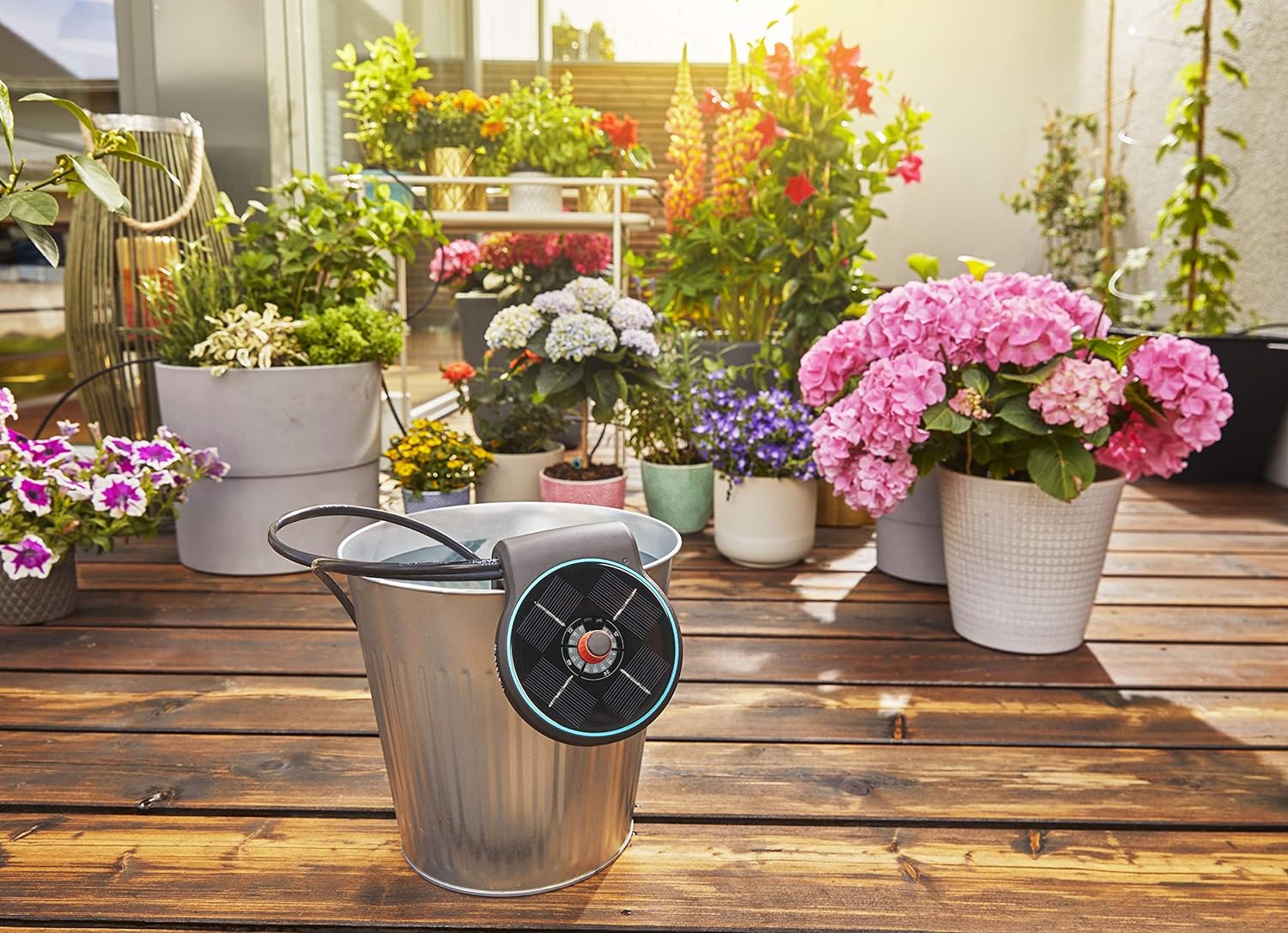 Gardena solar-powered irrigation AquaBloom set: A solar-powered irrigation system for your balcony and tub plants, up to 4 m high, all year long (13300-20