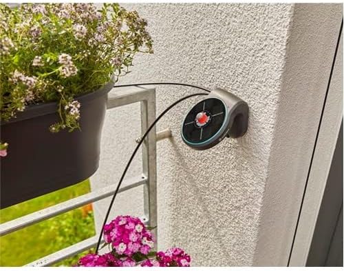 Gardena solar-powered irrigation AquaBloom set: A solar-powered irrigation system for your balcony and tub plants, up to 4 m high, all year long (13300-20