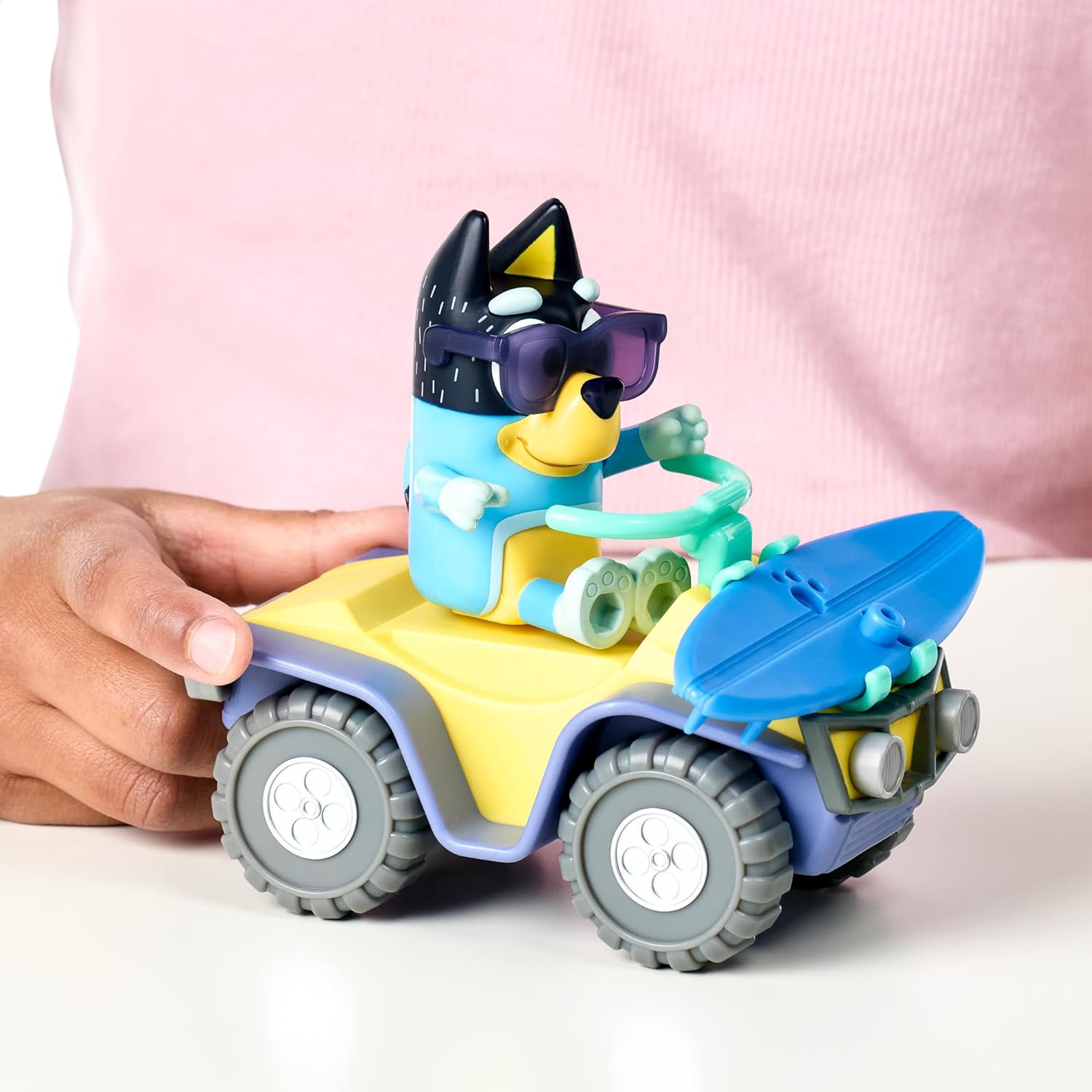 Bluey Vehicle and Figure Pack Beach Quad with Bandit with 2.5-3 Inch Figure and Surfboard Accessory