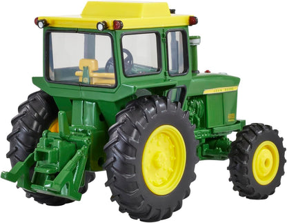 Britains John Deere 4020 - Trattore giocattolo con cabina in scala 1:32, modellino dettagliato di trattori, giocattolo da collezione, giocattoli educativi per interni ed esterni, auto in pressofusione
