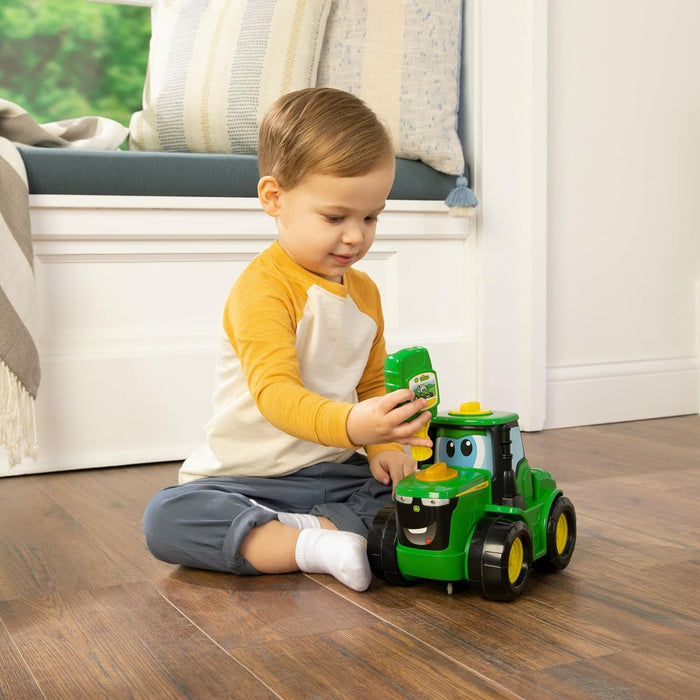 Build-A-Buddy Johnny Tractor y su Llave, interactúa con Luces y Diferentes Sonidos, su Llave Activa Varios Sonidos de Motor y lo Pone em Movimiento, Bizak (30697500