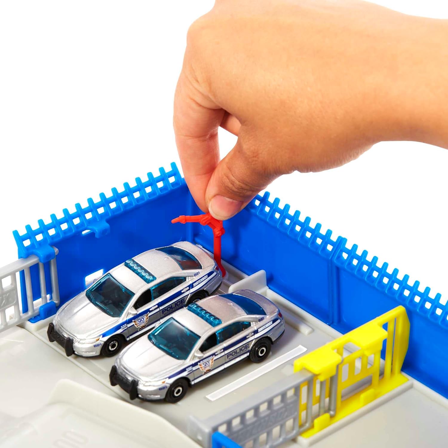 Matchbox Action Drivers Matchbox Police Station Dispatch Playset with 1 Matchbox Helicopter & 1 Matchbox Ford Police Car, With Lights & Sounds, HHW22 Single