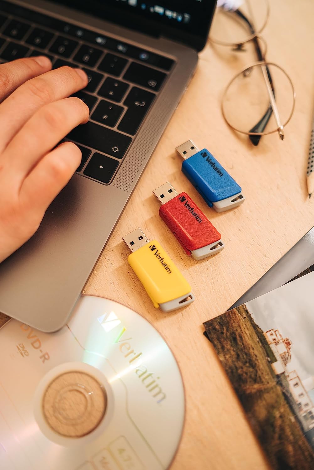 Verbatim Store 'n' Click USB-Stick 3x - USB 3.2 Gen1-16GB - memory-stick with locking-mechanism - USB-3 stick - external storage for laptop notebook & co - up to 5Gbit/s - red blue yellow