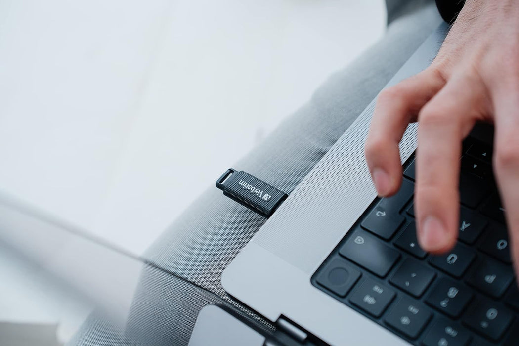 Verbatim USB Drive 3.2 Gen 1 128 GB Retractable