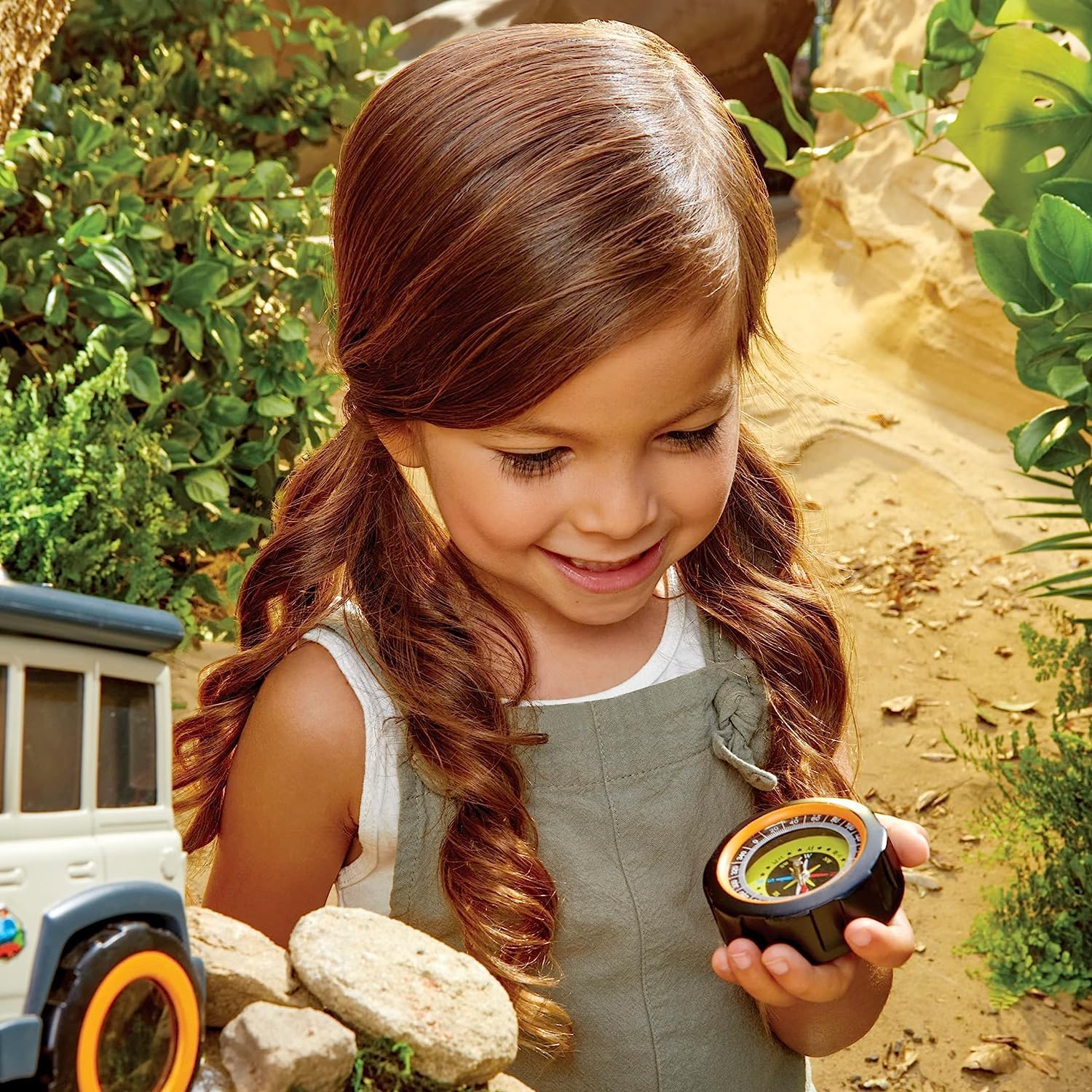 Little Tikes SUV per Safari Big Adventures; Giocattolo STEM; Include Veicolo con Binocolo, Torcia e Bussola; Età: 3+
