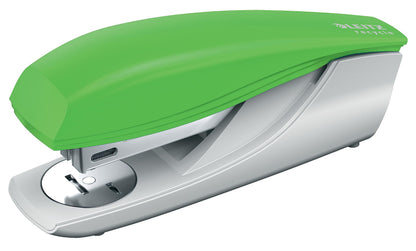 Leitz NeXXt Recycle Tacker für Büro & Schule, 30 Blatt, Tackerklammern & Heftklammerentferner, 100 % recyclebar, umweltfreundlich, Recycle-Sortiment, Grün, 56040055