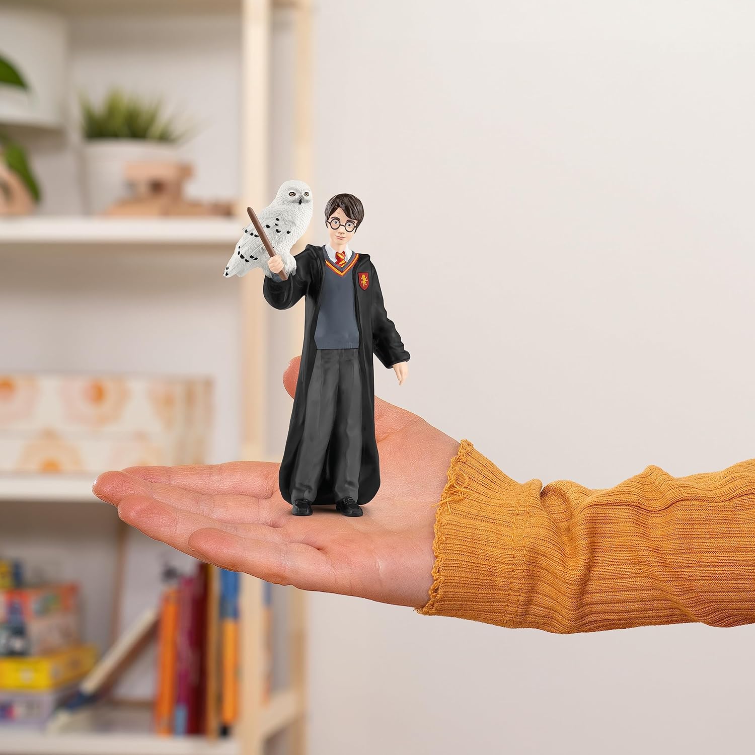 schleich 42633 Harry Potter & Hedwig, ab 6 Jahren, HARRY POTTER - Spielfigur, 4 x 2,5 x 10 cm, Mehrfarbig/Meereswellen (Ocean Tides