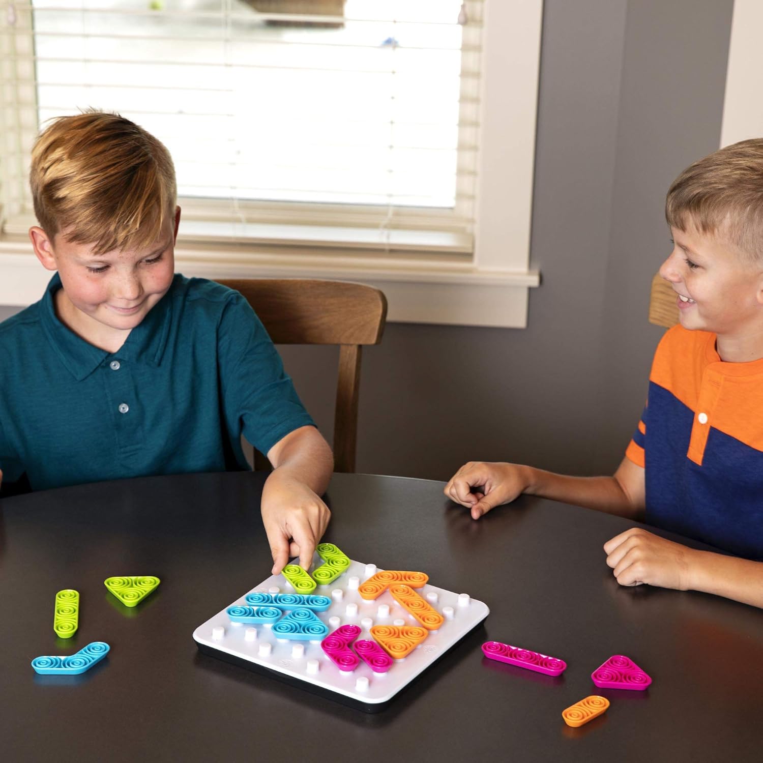 Fat Brain Toys FA249-1 Brain Jogging Thinking Game