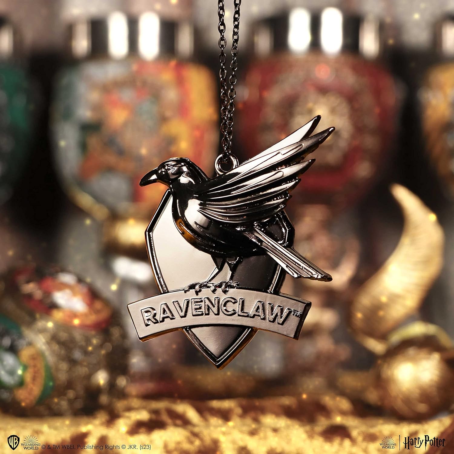 Nemesis Now Harry Potter Ravenklauw Crest (zilver) hangend ornament 7 cm, hars, officieel gelicentieerde Harry Potter-merchandise, vereist stevige ophangplaats, gegoten in de fijnste hars