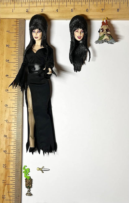 NECA - Elvira 8 Clothed Action Figure, Meerkleuren