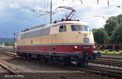 DB E 03 001 Elektrolokomotive, Einarm-Stromabnehmer, silberfarbenes Dach, Epoche III