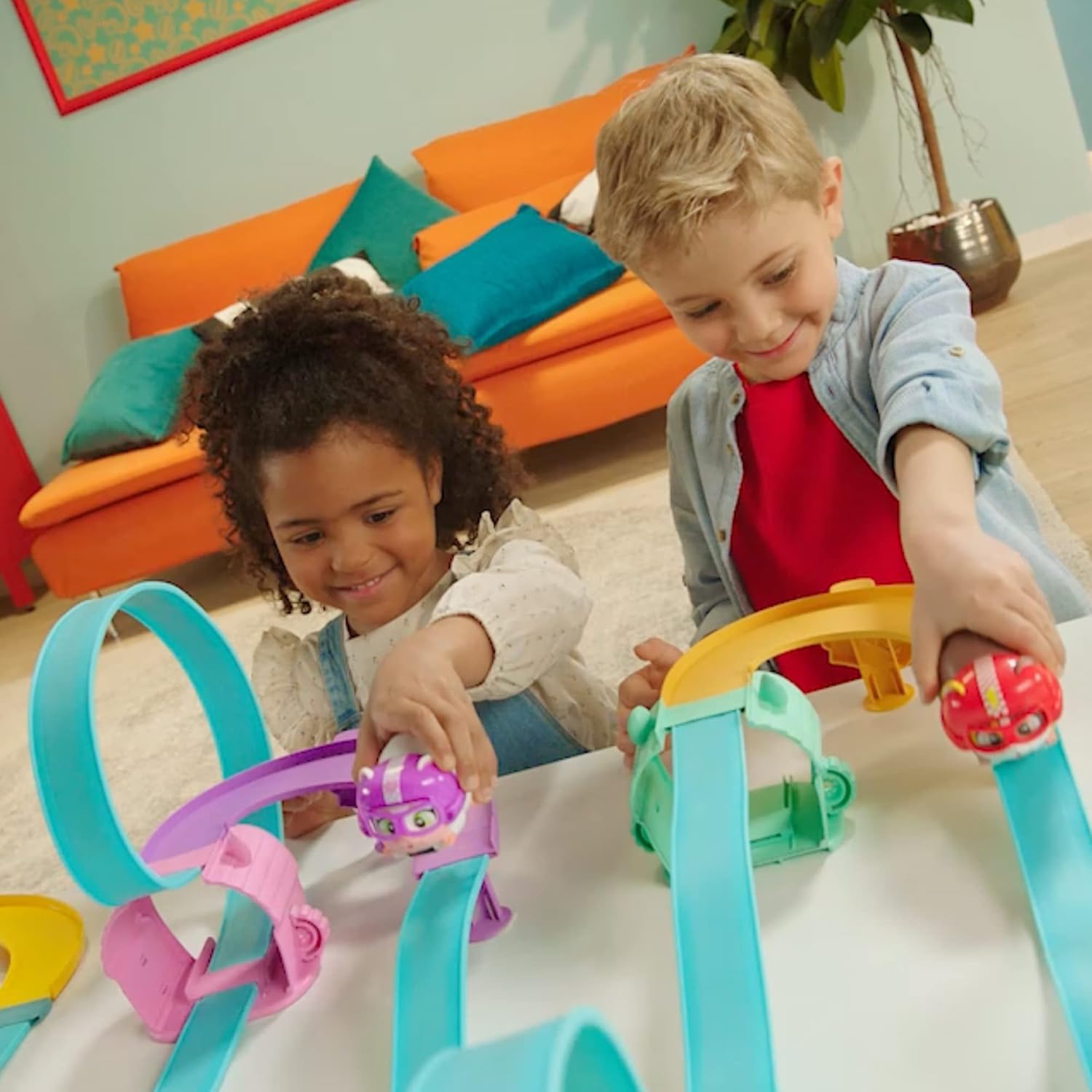 LOOPERS Hammies Speedy, Hamster Collectible Interactive Vehicle with Circuit Runs Inside and Out of Your Wheel - Toy and Game for Boys and Girls + 3 Years Old