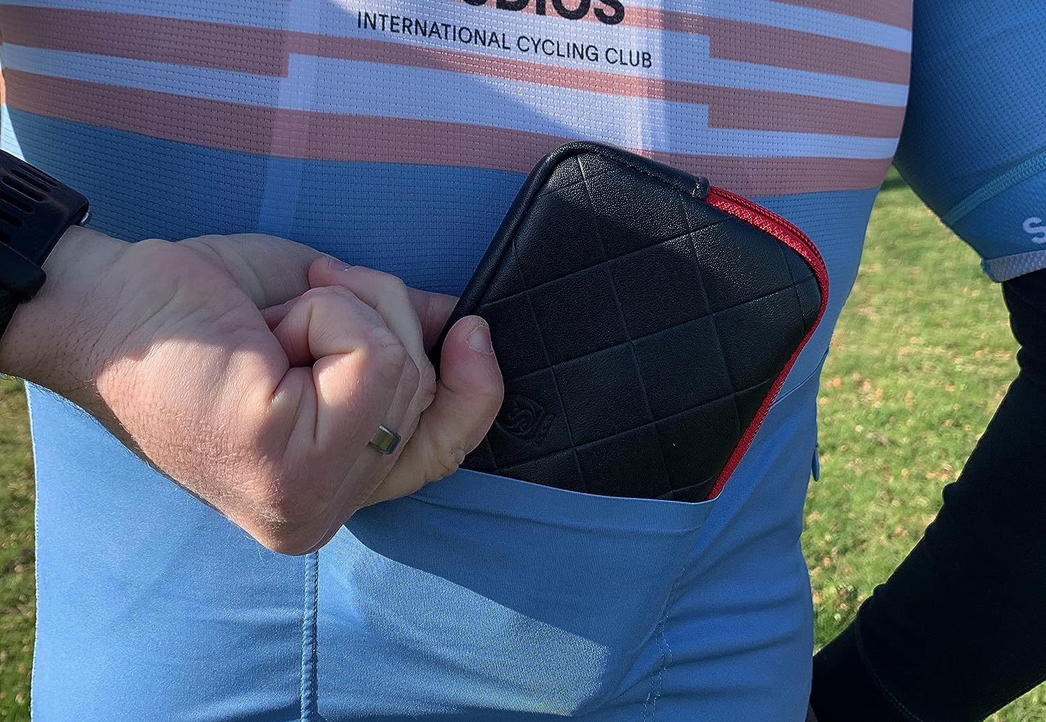 SILCA Borsa ECO | Water Resistant Travel Wallet | Jersey Pocket Wallet | Single Pocket Essentials Phone Pouch | Bike Travel Cases | Riding Wallet | Cycling Wallet, BLACK, S, Classic