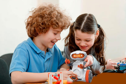 Clementoni - 56171 - Wissenschaft & Spiel - Mio Roboter - Spielzeugroboter (Französisch Sprache, Niederländische Sprache), Programmierbar, Roboter Interaktiv, Mint, Robotik, Lernspiele 8 Jahre, Made