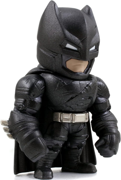 Jada - Figuara de Batman DC Armored (10 cm) figura de acción del superhéroe de Batman Vs Superman con máscara y armadura, figura de metal coleccionable para fans y niños a partir de 8 años (253211004