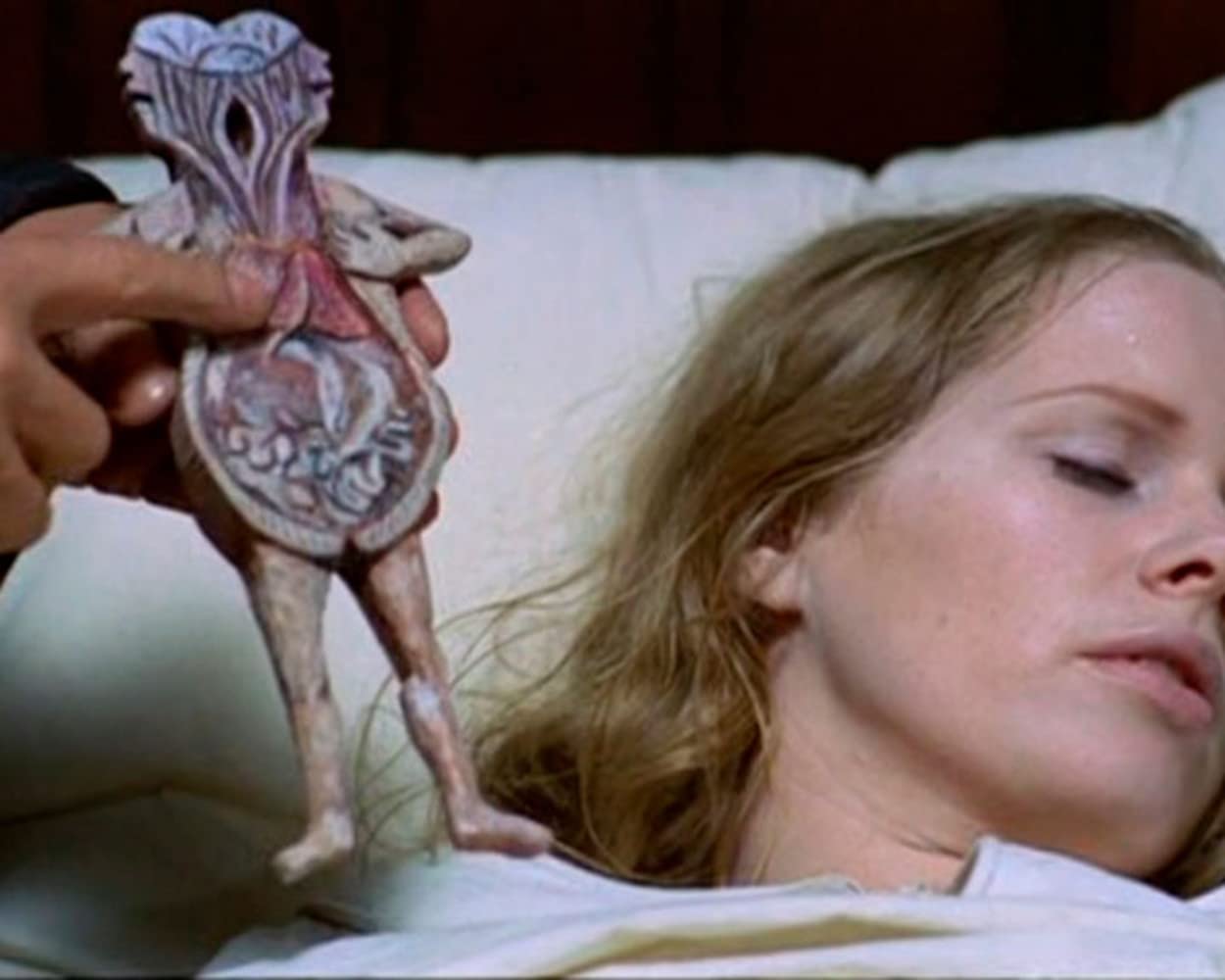 Eleonore - Der gläserne Tod (Léonor) - Remastered Edition / Starbesetzter Gothic-Horrorfilm von Juan Luis Buñuel (Pidax Film-Klassiker