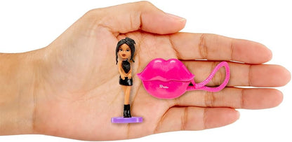 Bratz Mini x Kylie Jenner - Serie 1 - 2 Mini Bratzs en cada paquete - Embalaje ciego que sirve de expositor - Figuras coleccionables para niños y coleccionistas mayores de 6 años