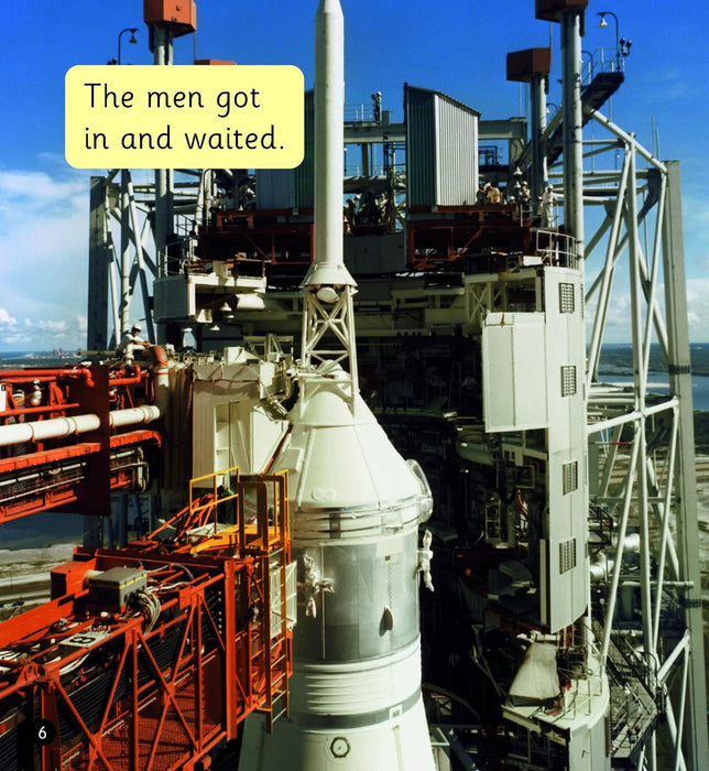 Scholastic Phonics for Little Wandle: Zoom to the Moon! (Set 5). Decodable phonic reader for Ages 4-6. Letters and Sounds Revised - Phase 3 (Phonics Book Bag Readers Non-fiction