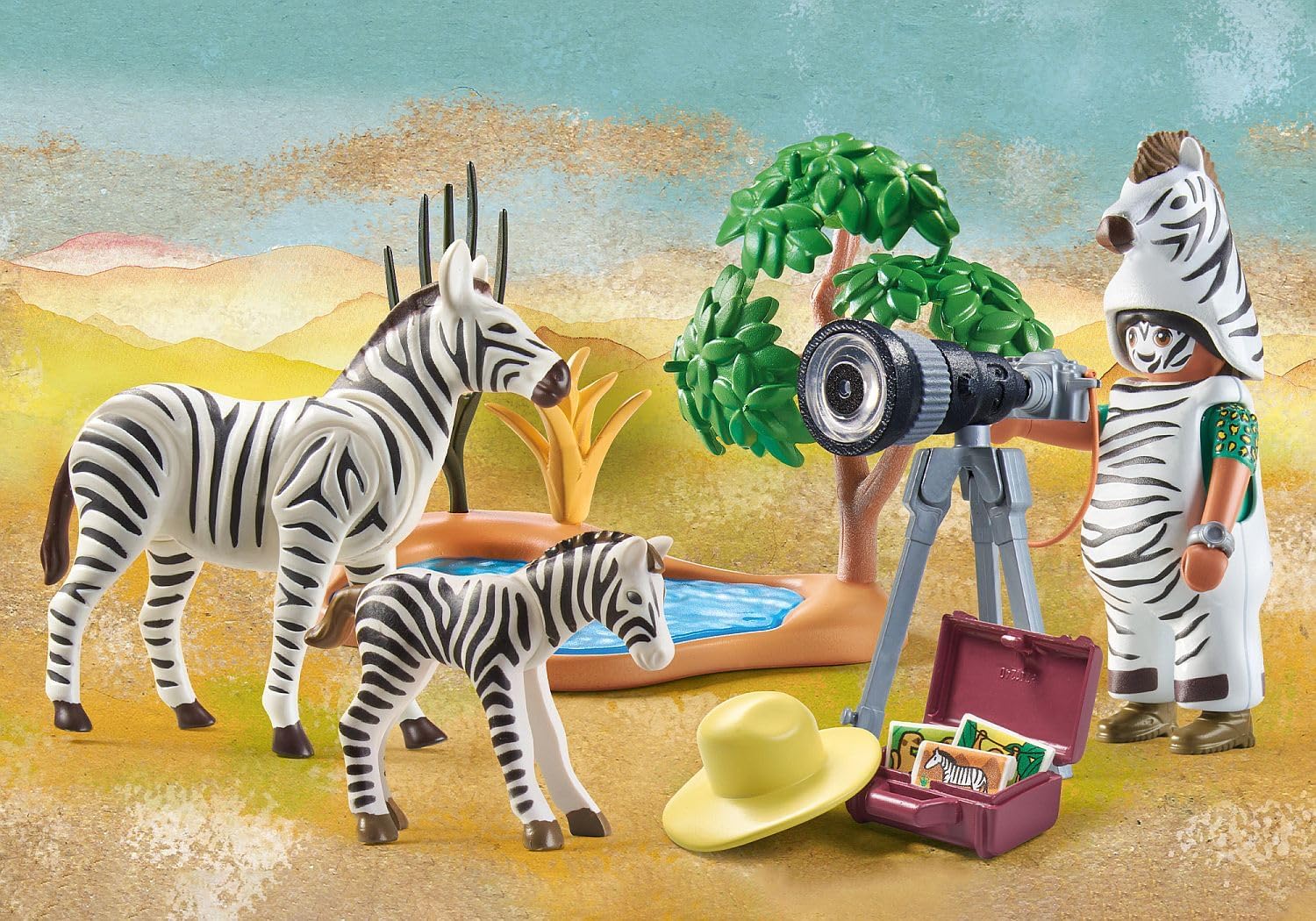 PLAYMOBIL Wiltopia 71295 Unterwegs mit der Tierfotografin, mit dem Fotoapparat auf unvergesslicher Reise durch die Wildnis, Erfroschung der Zebras, Spielzeug für Kinder ab 4 Jahren
