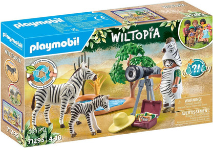 PLAYMOBIL Wiltopia 71295 Unterwegs mit der Tierfotografin, mit dem Fotoapparat auf unvergesslicher Reise durch die Wildnis, Erfroschung der Zebras, Spielzeug für Kinder ab 4 Jahren
