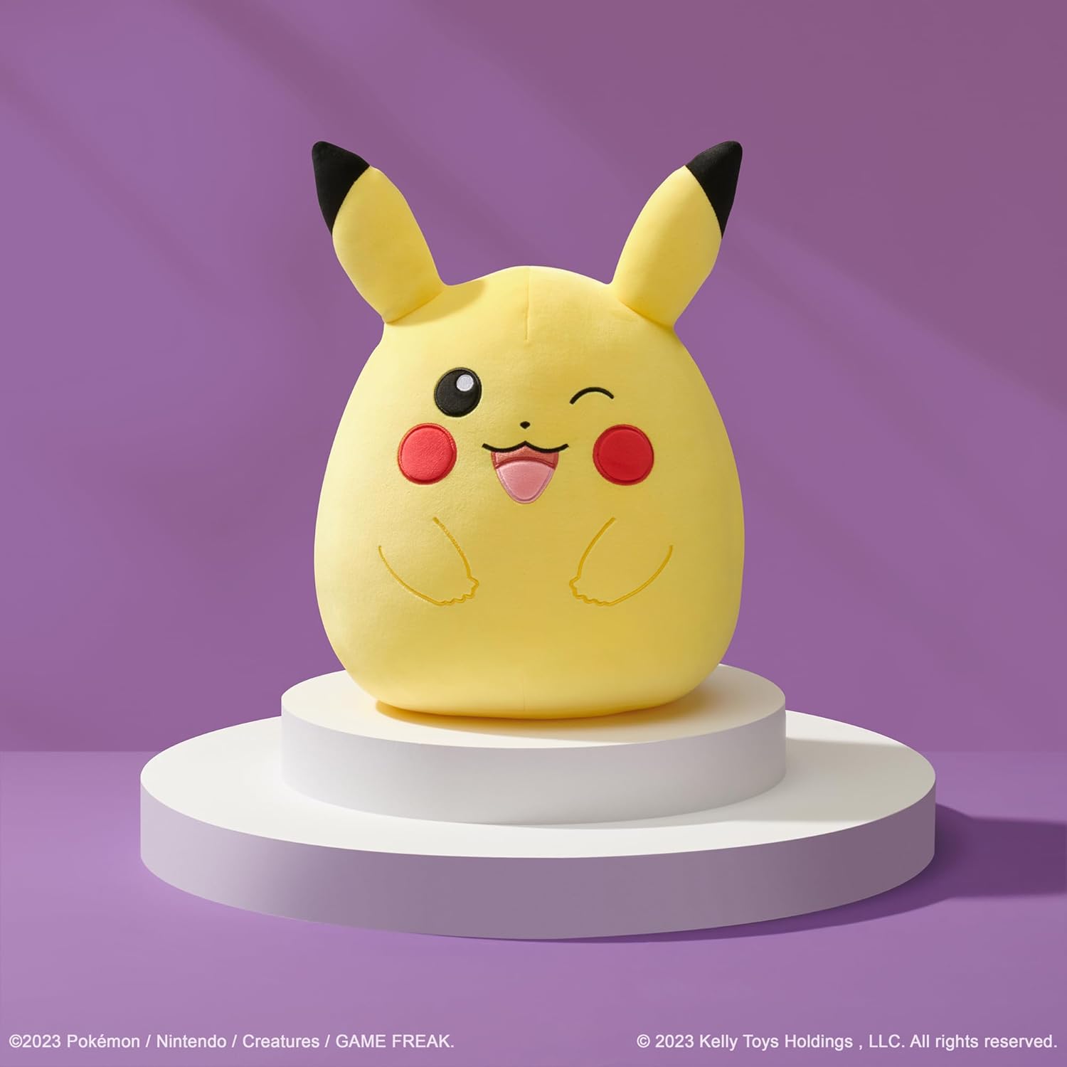 Squishmallows Original 35,6 cm Winking Pikachu Pokémon Plüsch – Ultrasoft Official Jazwares Plüsch (groß