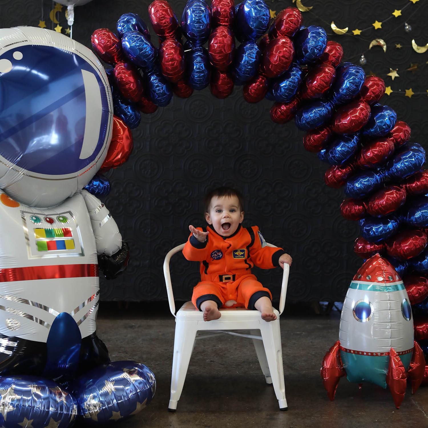 Amscan Anagram 4281111 - Astronaut AirLoonz Air-filled Foil Balloon - 57"