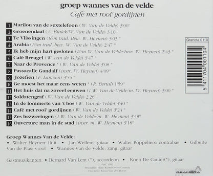 Cafe Met Rooi Gordijnen