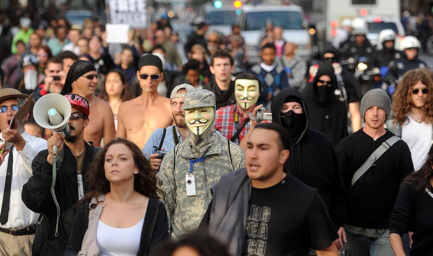 We Are Legion – Die Geschichte von Anonymous und Hackern. Zweitausendeins Edition Dokumentation 52.